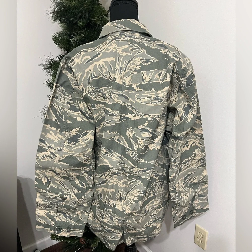 NWT Men’s Camouflage Military Style Jacket, Button Front, Size 44R